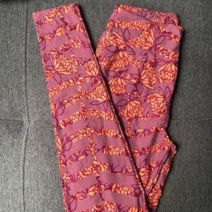 New Pink and Peach Floral Lularoe OS Leggings